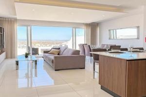 Flat 5 Seaview & City view apartment with Terrace, nearby Beaches, Mellieha