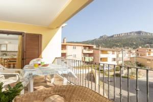 Casa Sa Montera A - appartamento con balcone, Santa Maria Navarrese