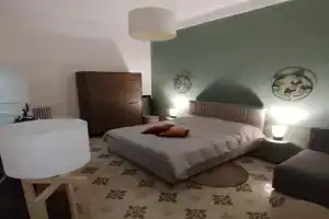 Vlll PORTICO Guest house, Bologna