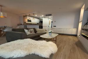 VILLAS COSETTE Apartamento TAMABE / Fabuloso apartartamento moderno, con wifi a tan solo 100m de la playa en - ES-209-89, Platja d'Aro
