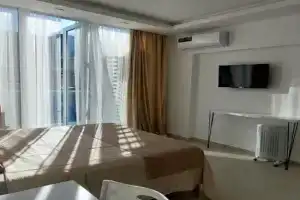 Apart Sanrayz, Batumi