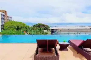 Srirachaseabreeze hotel, Sri Racha