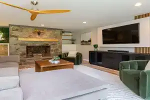 Chic Creekside Bungalow at The Dogwood Guest house, Maggie Valley