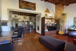 Casa Yuri, Poggibonsi