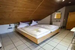 Pension im Charme der 90er, Trier