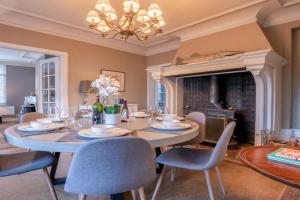 Villa Chante le Coq by Interhome, De Haan
