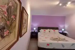 Athinas Residence Apartments, Mirina