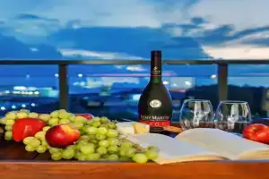 Zen By The Sea 1BR Seaview with Pool - Balcony Dining Apartments, Darwin