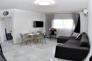 Sealine Charm 2BR Luxe Class Apartments, Rishon LeZion