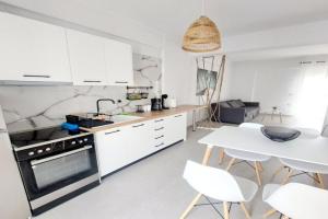 Mitende Apartments, Kallithea