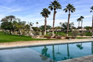 Desert Paradise Enjoy Private Pool & Spa with Free heating, Game room, Gym, Bikes, Scooters in Indian Palms Country Club, Indio