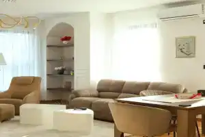 Nine deluxe apartment, Chabats