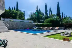 Idylic Escape House with Pool, Cilipi