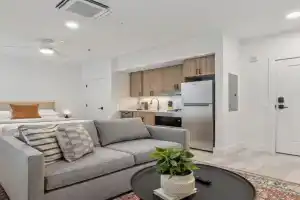 The Continental, powered by Placemakr - Downtown - Market Square Apart-hotel, San Antonio