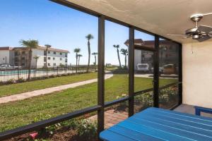 Perfect Island Getaway Beachfront Condo On 2B1 Apartments, Sanibel