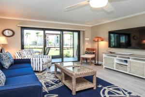 Spacious 2nd Floor Condo Steps From The Beach On Island 2C1 Apartments, Sanibel