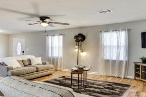 6 Mi to The Masters Updated Home with Yard! Guest house, Augusta