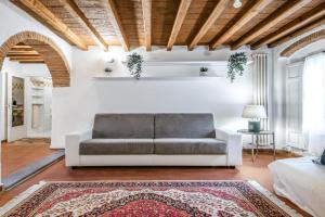 Hoslty-Suite l'Arancio-Enjoy the Historical Center-Brand new Shower Apartments, Pisa