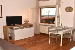 Mare e Relax 2 Melody Sea Front 10' da FCO Airport Apartments, Fiumicino