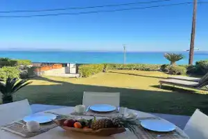 Exceptional beachfront villa Blue Pearl, Pefkohori