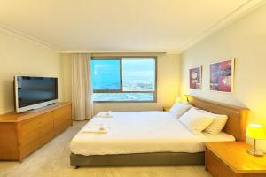 Apartment on the beach BY LIME, Haifa