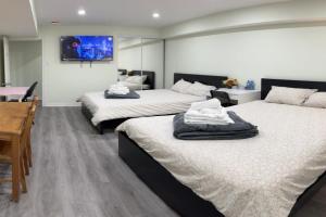 B01 cozy private room with bathroom, Mississauga
