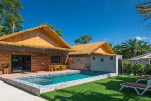 Pin thong pool villa, Ao Nam Mao