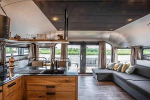The Côôn Tinyfloatinghome Hotel, Hertogenbosch