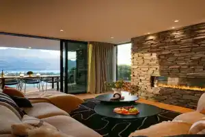 Brookbank Villa Lake & Mountain Views BBQ Fireplace, Queenstown