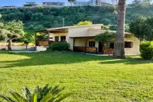 Reef Guest house, Afitos