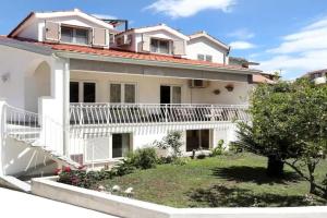 Frana-ugodan apartman u blizini stare jezgre grada, Trogir