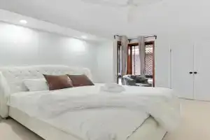 Budget 1Bed Studio Near Top Malls and Transit, Brisbane