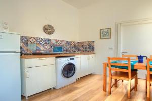 mini appartamento vicino alla pista ciclabile e a pochi minuti dal mare Apartments, Imperia