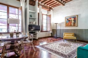 Hostly-Suite Magnifica Al Borgo-Central Elegance Apartments, Pisa