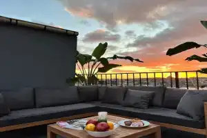 Stunning Seaview 2BR near Metro - YM4 Apartments, Istanbul