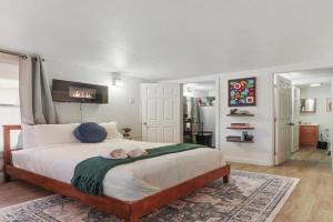 Homey Studio Near Downtown Sac and American River, Sacramento
