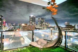 Luxurious Downtown condo with spectacular views Apartments, Calgary