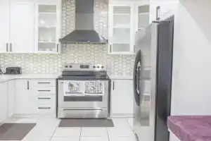 Beautiful Home by Toronto in Central Location Guest house, Mississauga