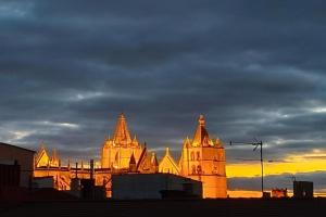 www Skyline de wordpress com Opcion de parking Apartments, Leon
