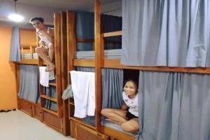 NOMAD HOSTEL KRABI AND TRAVEl, Krabi City