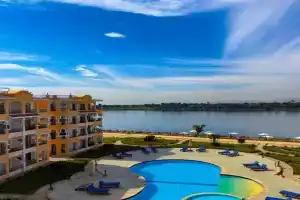 Stunning Nile view Apartment, Luxor