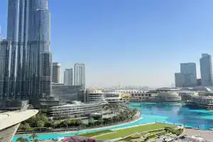 Stunning Burj Khalifa & Fountain Views - Luxury 2BR - 5 minutes walk to Mall Apartments, Dubai
