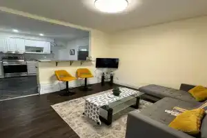 Windsor Retreat - Chic and Cozy 3beds and 2 Baths Apartments, Windsor