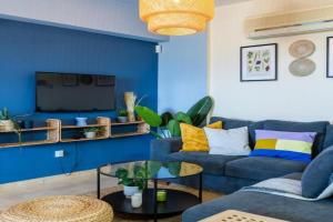 Bayview 2-BR Apartment W Terrace in Larnaca, Larnaka