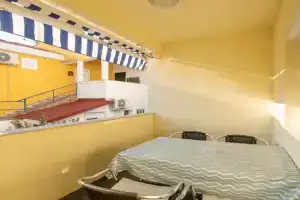 Beautiful Apartment In Petrcane, Donje Petrcane