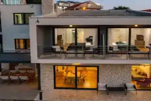 Luxury Five Bedroom Villa With Pool and Sunset View, Stikovica