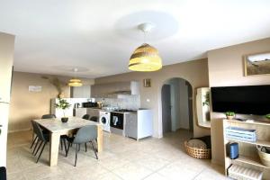 Cozy 2BR Beach Apt, Perfect for Getaways Apartments, Larnaka
