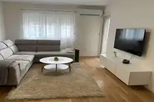 Stylish one bedroom apartment Central Point with -GARAGE 5 EUR PER DAY, Podgorica