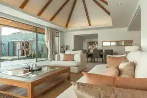 V165 Famous Anchan Flora 4 BR Villa, Thalang