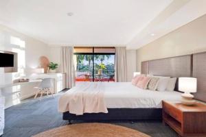 King Studio Discovery with Balcony & Pool, Darwin